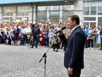 Евгений Куйвашев провёл урок для старшеклассников в новой школе Берёзовского