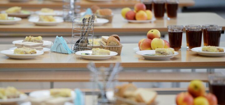 Евгений Куйвашев попросил мэров проверить качество питания в школьных столовых