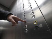 Евгений Куйвашев принял решение о замене лифтов в 552 домах Свердловской области с опережением сроков